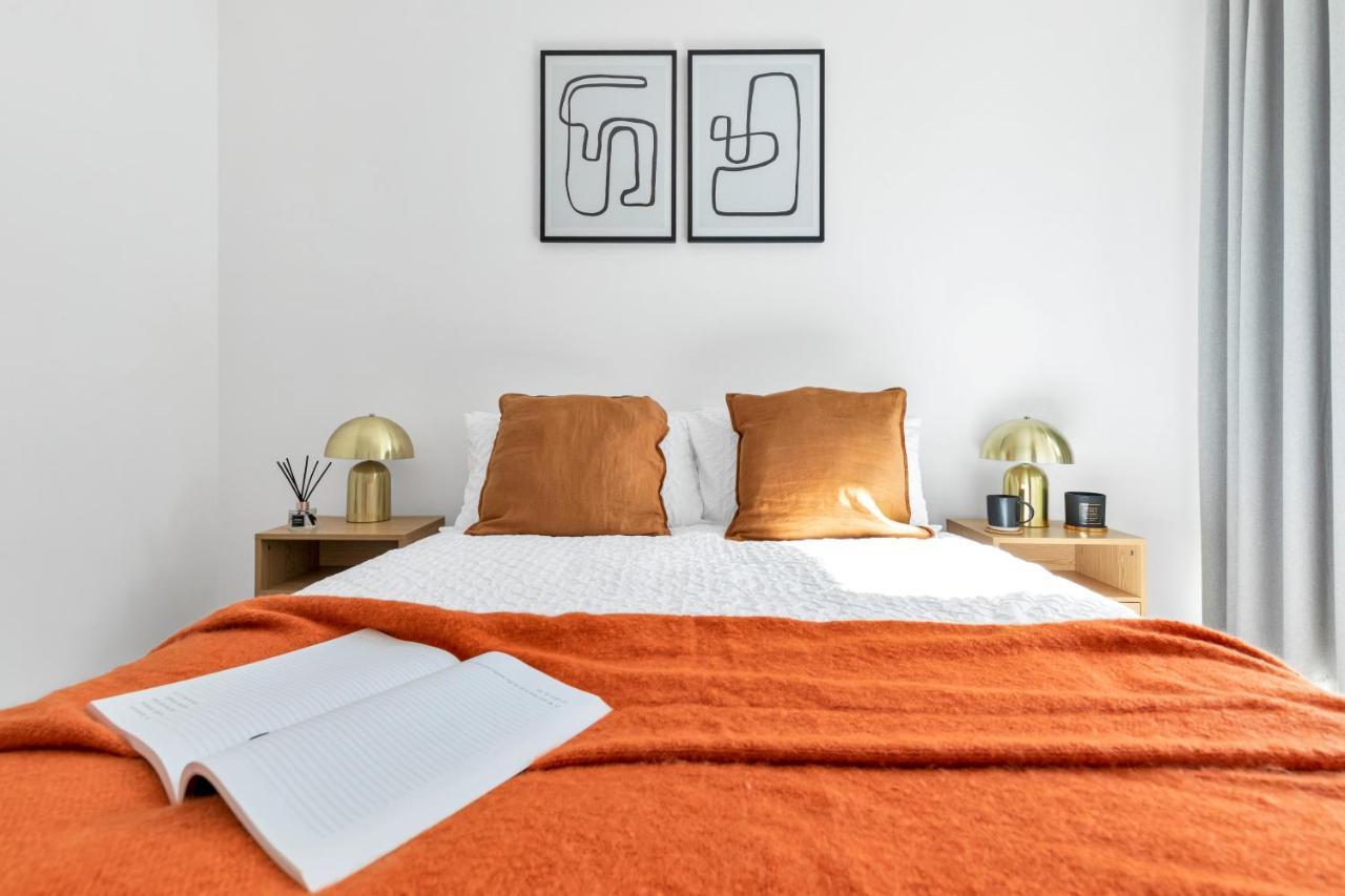 Apartment Modern Luxe Just 10 Mins From Tower Bridge! Easy Access To Tube And Bus London