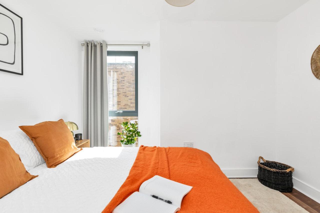 Apartment Modern Luxe Just 10 Mins From Tower Bridge! Easy Access To Tube And Bus *