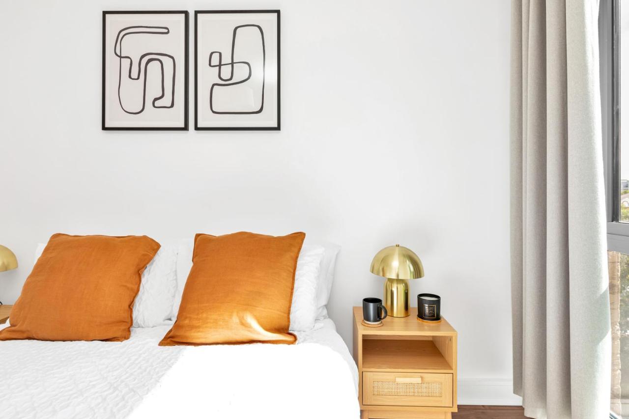 Modern Luxe Just 10 Mins From Tower Bridge! Easy Access To Tube And Bus London
