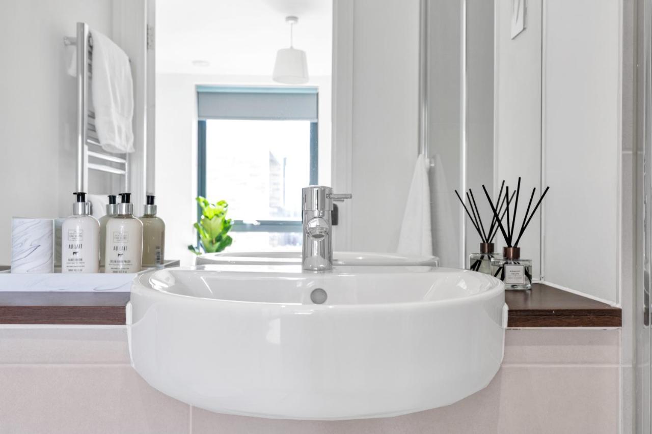 Apartment Modern Luxe Just 10 Mins From Tower Bridge! Easy Access To Tube And Bus *