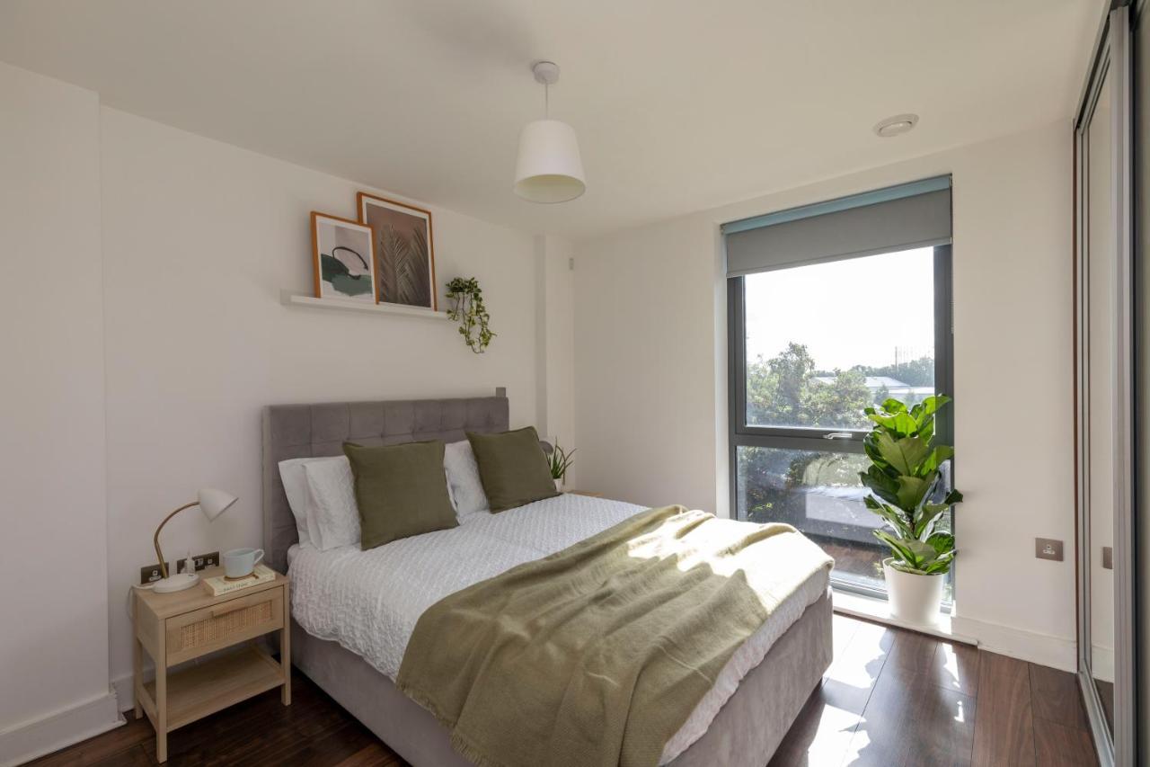 Modern Luxe Just 10 Mins From Tower Bridge! Easy Access To Tube And Bus *