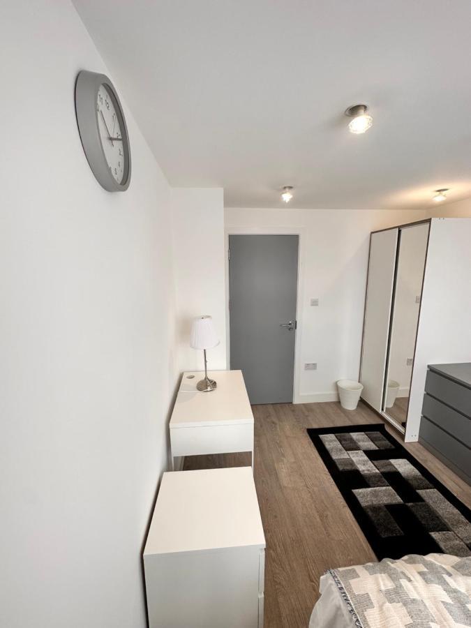 Guest house Double And Single In Bromley By Bow London