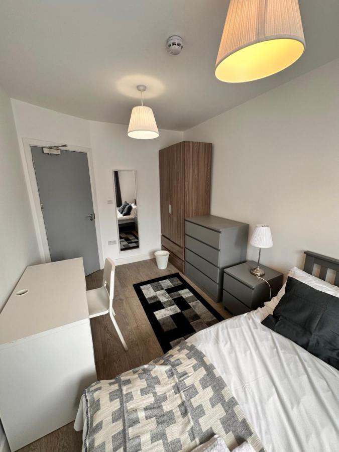 Guest house Double And Single In Bromley By Bow London