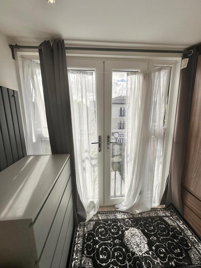 Guest house Double And Single In Bromley By Bow London