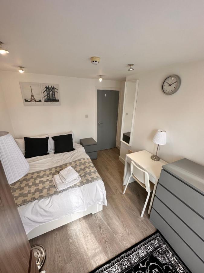 Guest house Double And Single In Bromley By Bow *