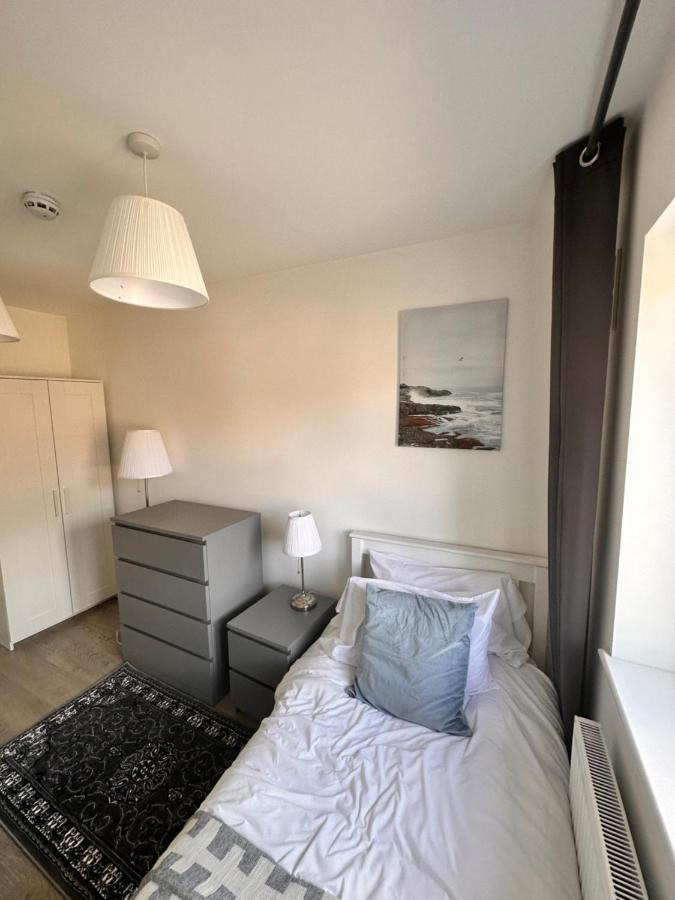 Double And Single In Bromley By Bow * London