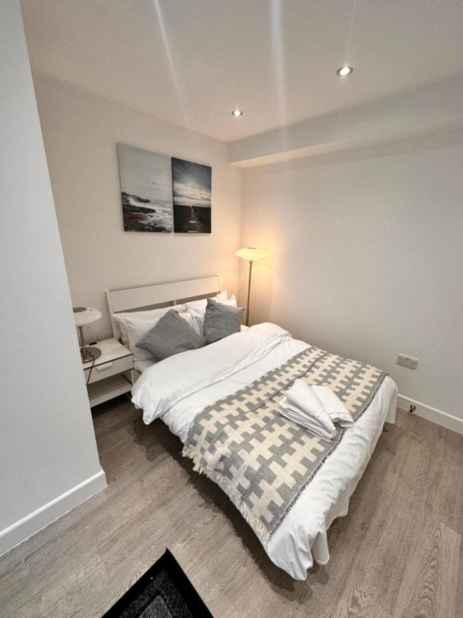 Guest house Double And Single In Bromley By Bow London