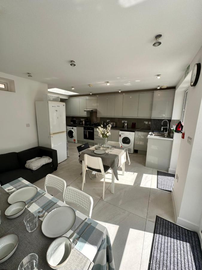 Double And Single In Bromley By Bow * London