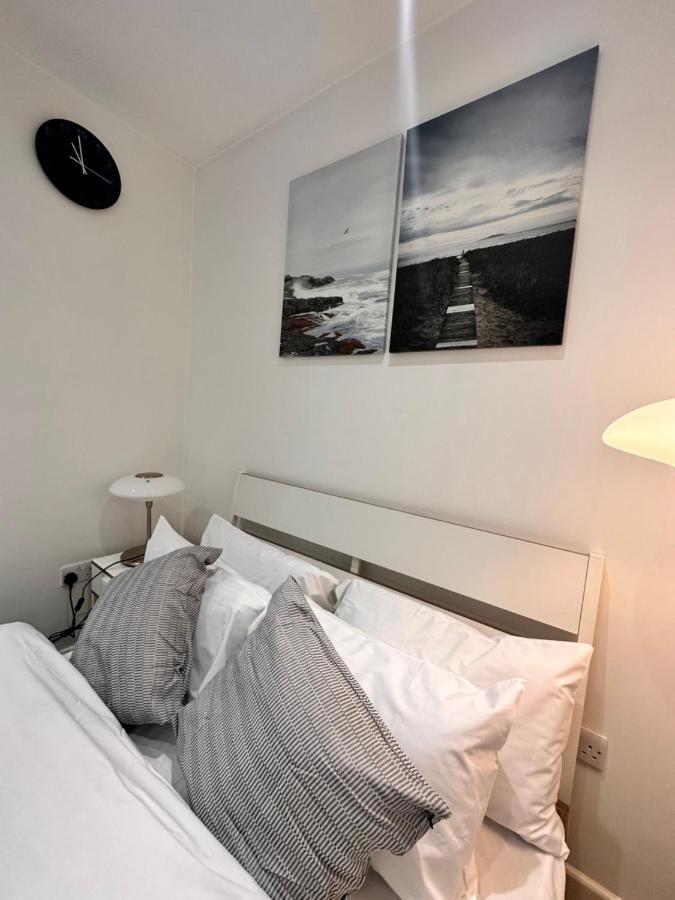 Double And Single In Bromley By Bow Guest house London