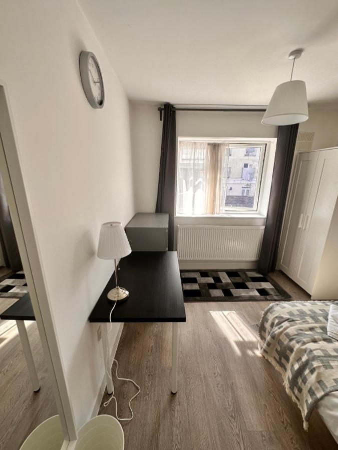 Double And Single In Bromley By Bow Guest house