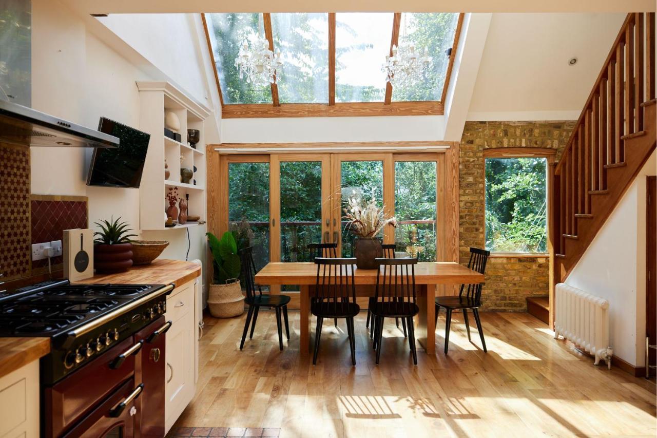 The Hampstead Wonder - Spacious 4bdr House With Balcony London