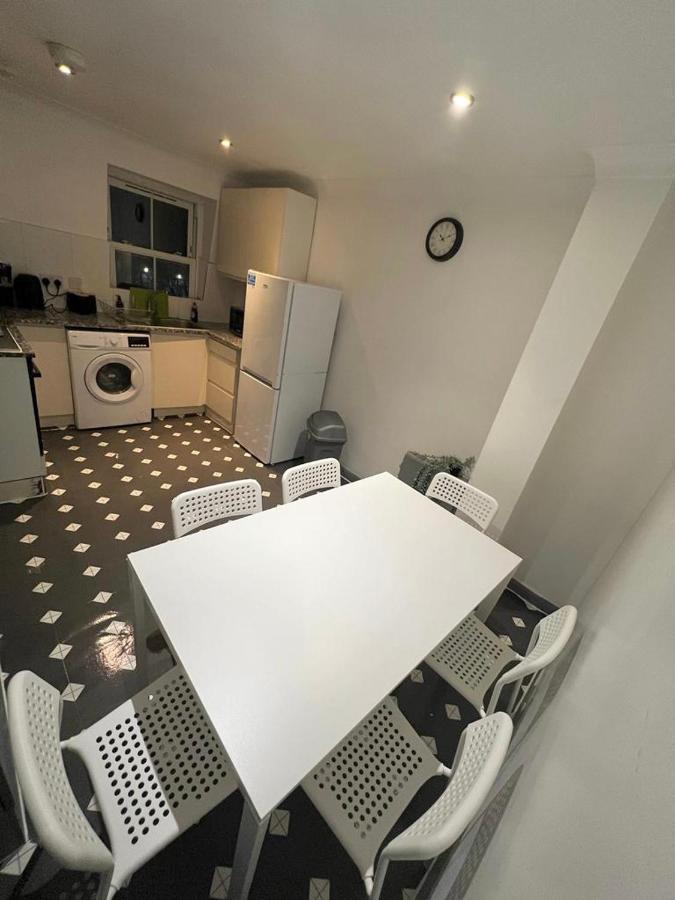 Appartement 3 Bedroom Flat In King's Cross, St Pancras's. 8 People