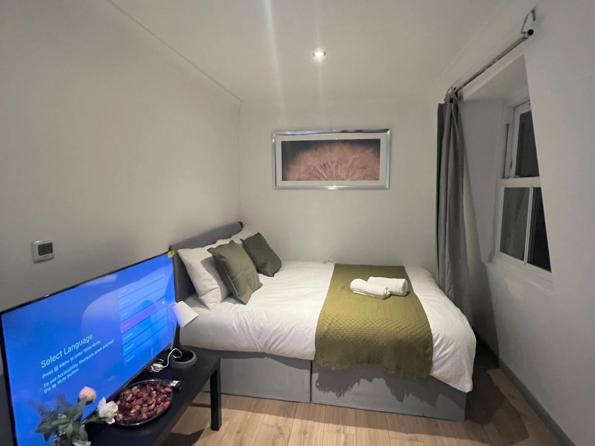 3 Bedroom Flat In King's Cross, St Pancras's. 8 People * Londen
