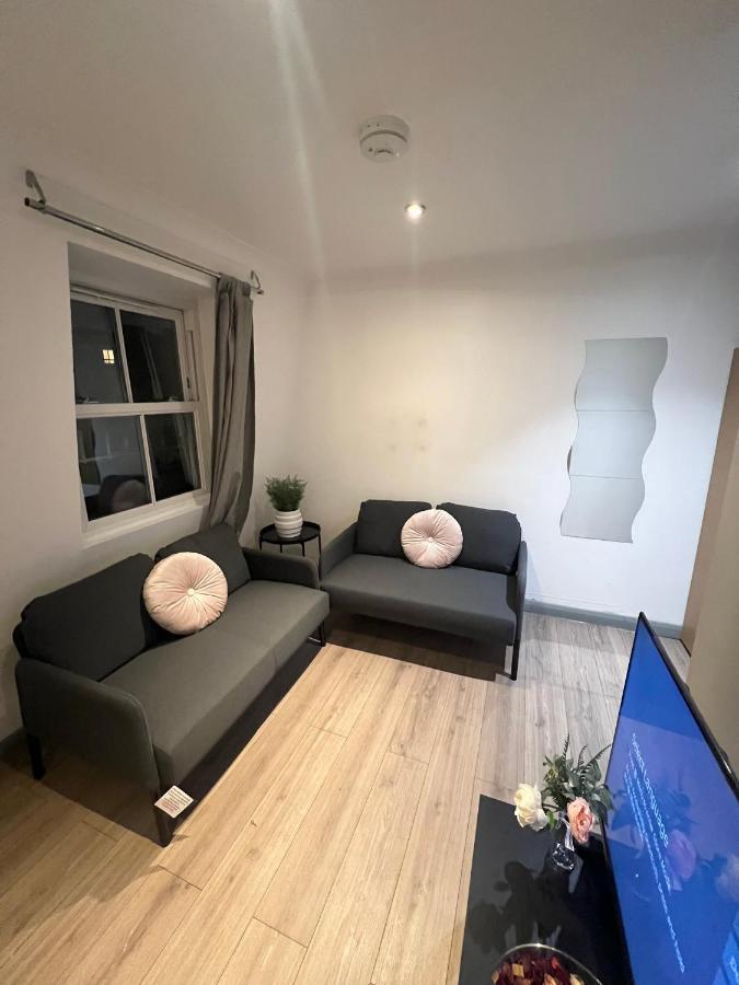 3 Bedroom Flat In King's Cross, St Pancras's. 8 People Appartement