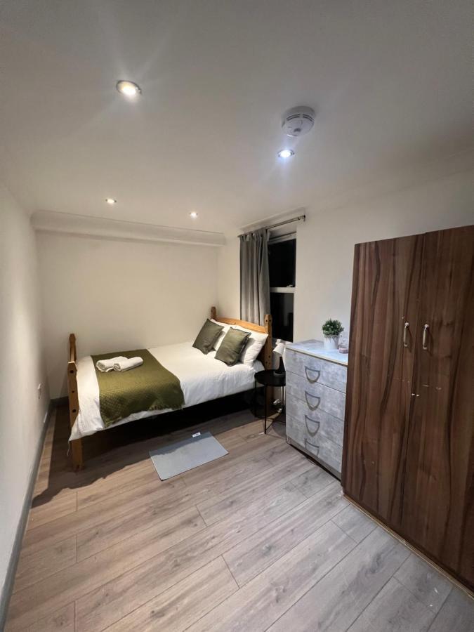 3 Bedroom Flat In King's Cross, St Pancras's. 8 People Londen