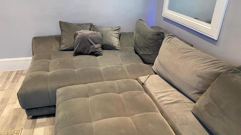 Pensión Double And Single Bedrooms In Flat