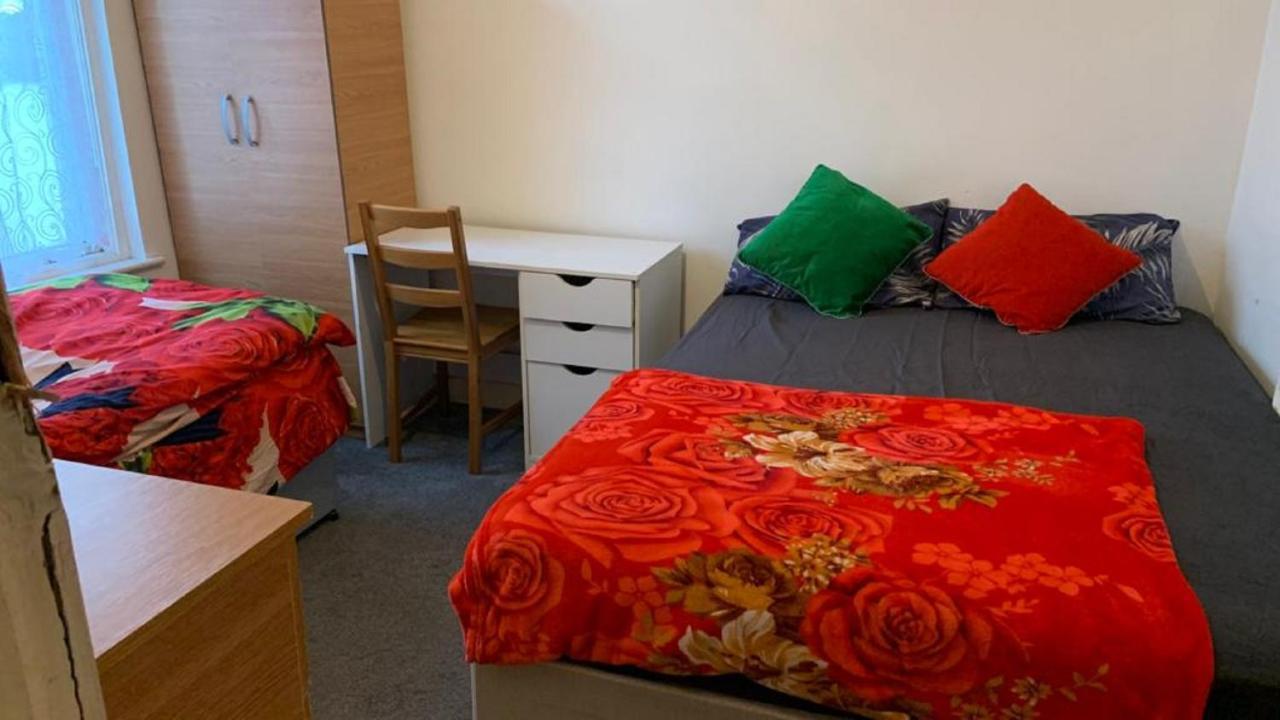 Luxury Extra Large Double Bedroom Near The St Street *