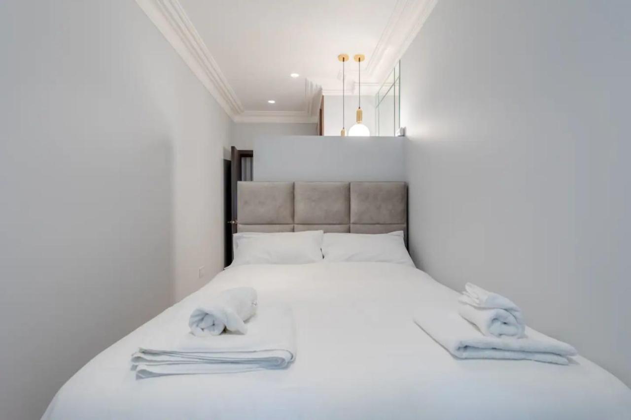 Beautifully Refurbished 2bd Flat - Earl's Court! * London