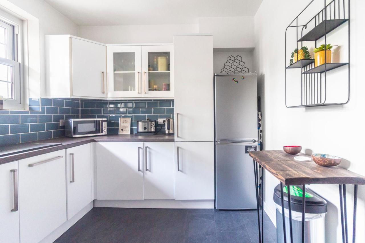Modern & Cozy 1bdr Wexcellent Travel Links * Londen