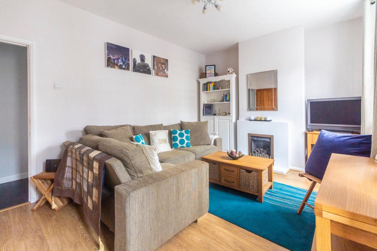 Modern & Cozy 1bdr Wexcellent Travel Links Londen
