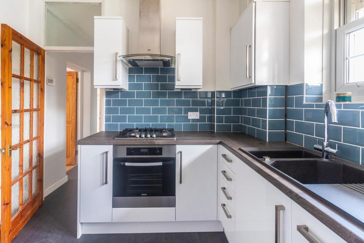Modern & Cozy 1bdr Wexcellent Travel Links Londen