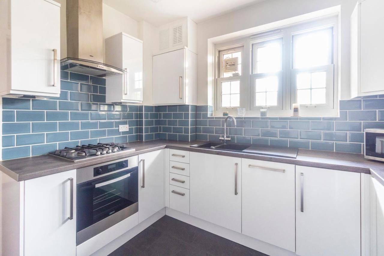 Modern & Cozy 1bdr Wexcellent Travel Links Appartement Londen