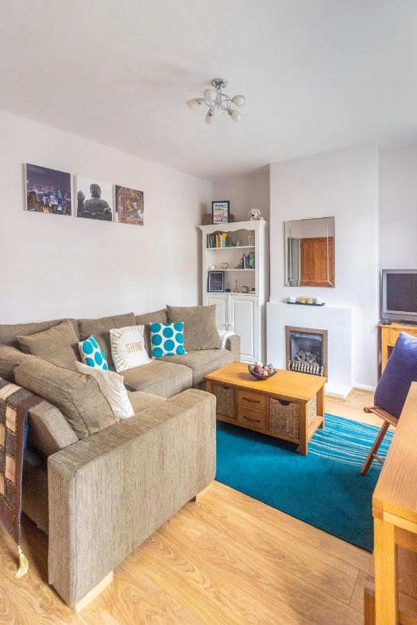 Modern & Cozy 1bdr Wexcellent Travel Links Appartement Londen