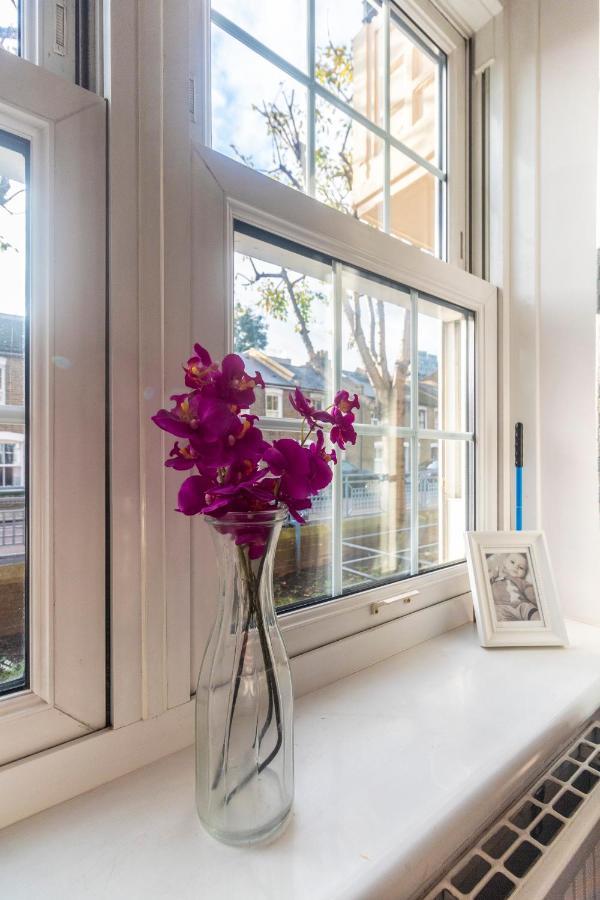 Modern & Cozy 1bdr Wexcellent Travel Links Appartement Londen