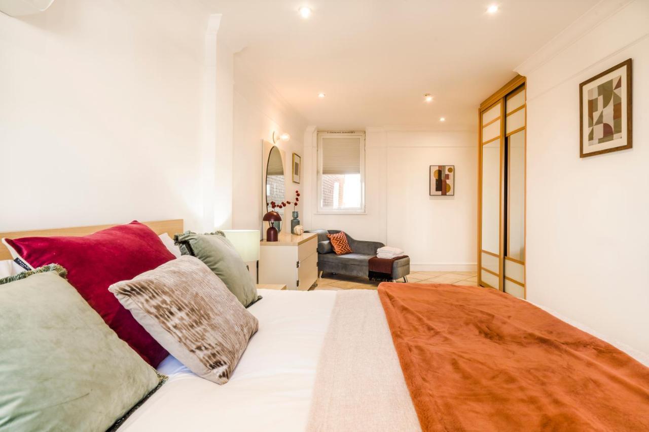 Bridge Penthouse - Luxury Apartment London