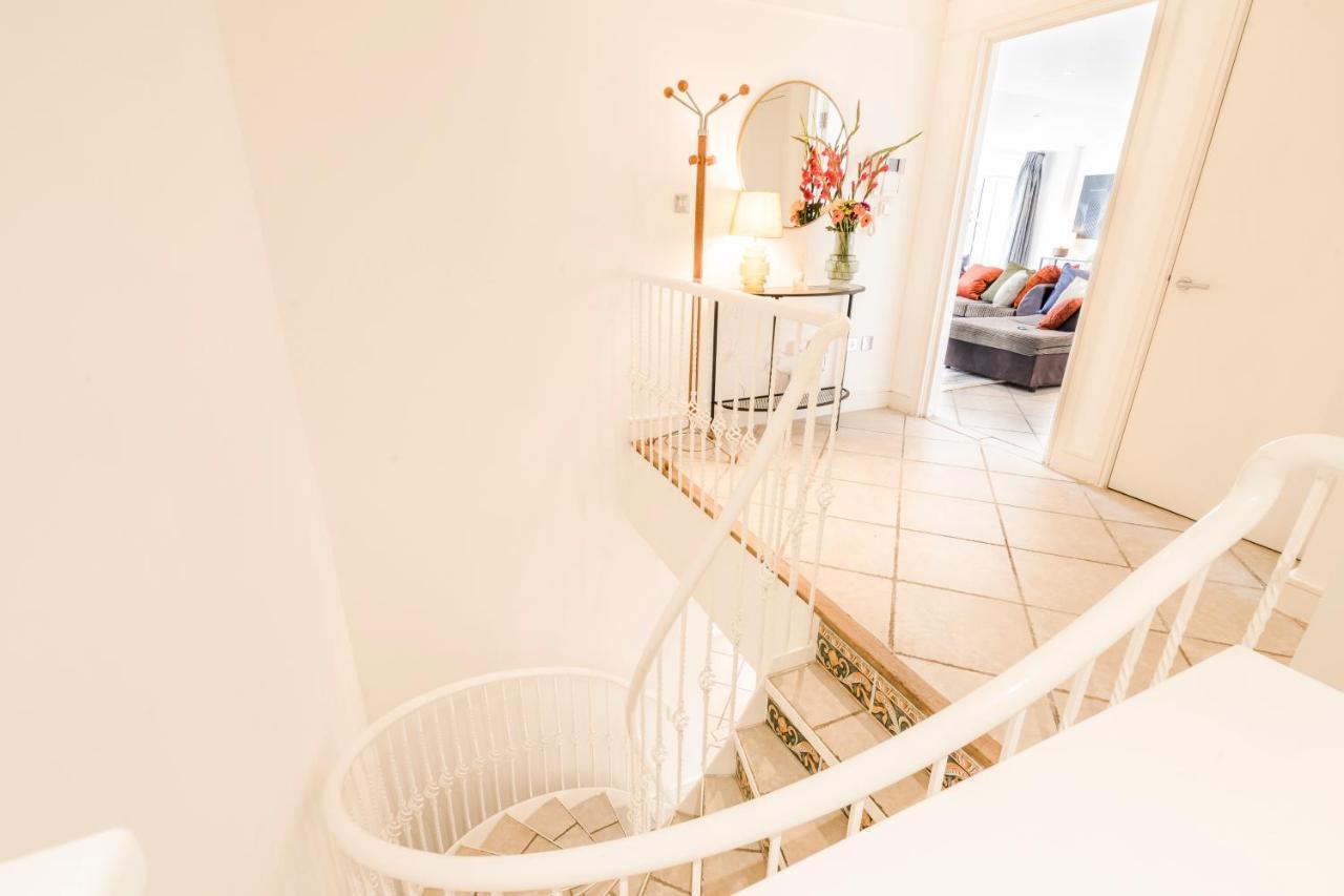 Bridge Penthouse - Luxury Apartment London