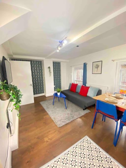 Chic 2 Bed In Brick Lane Apartment *