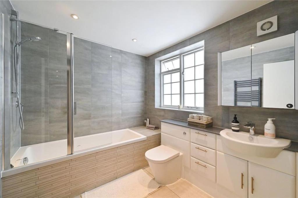 Large 3 Bedroom Covent Garden Londen