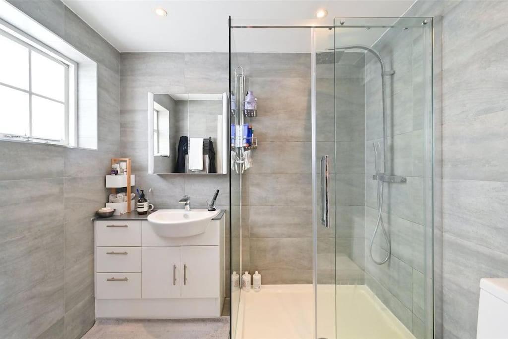 Large 3 Bedroom Covent Garden Appartement