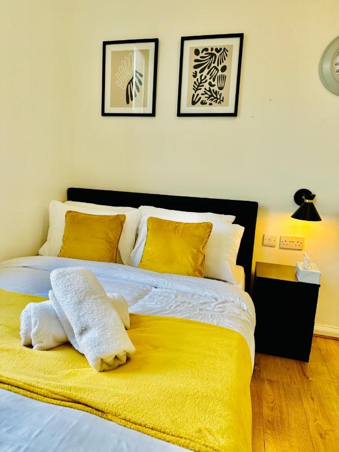 Private Studio Flat In *