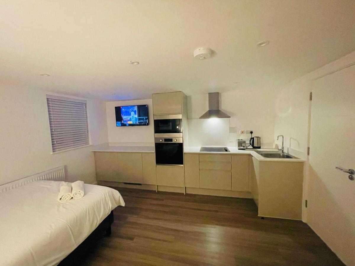 Riverside En Double E14 Guest house London