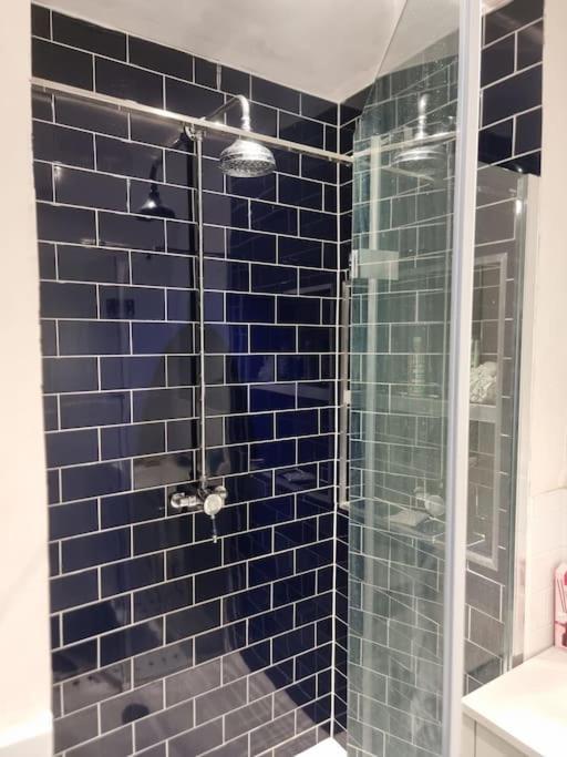 Apartment Stylish-brockley-entire Place London