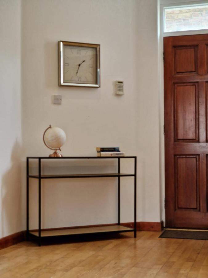 Farringdon Apartment