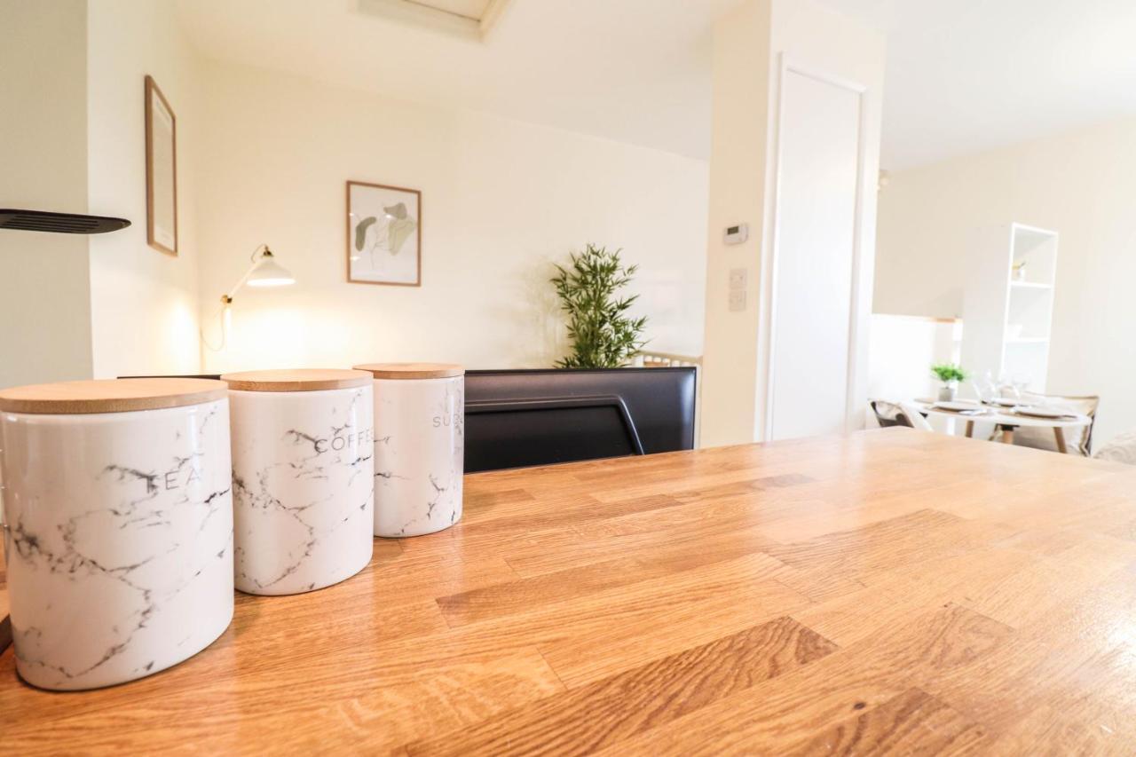 Apartment Beautiful 2-Bedroom Flat Just Steps From Oval Station London