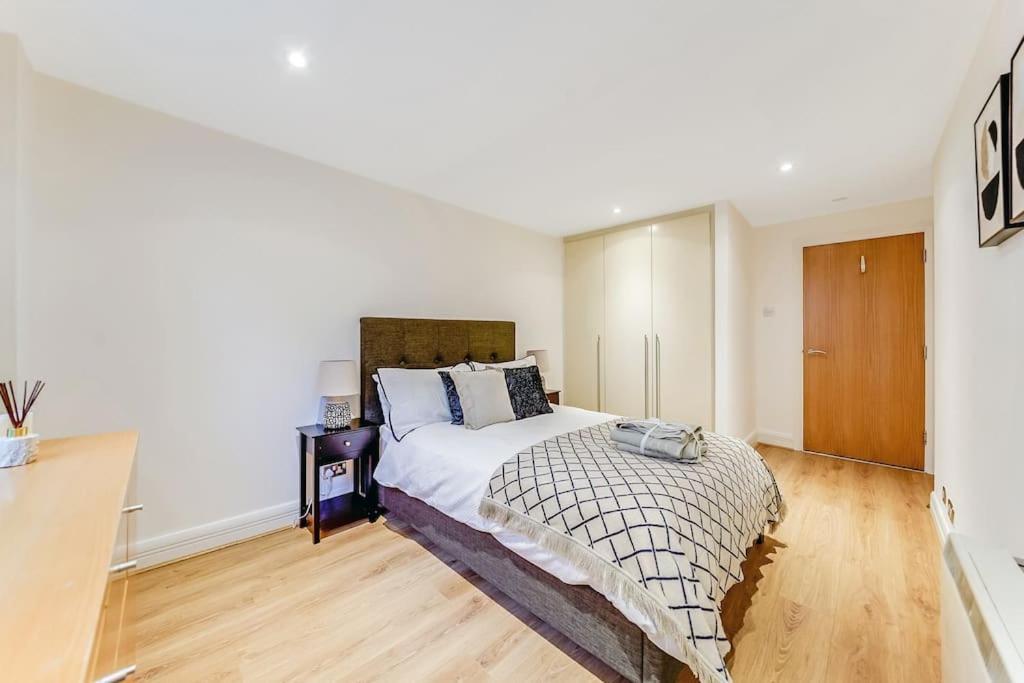 Spacious 1 Bedroom Near Marble Arch * Londen
