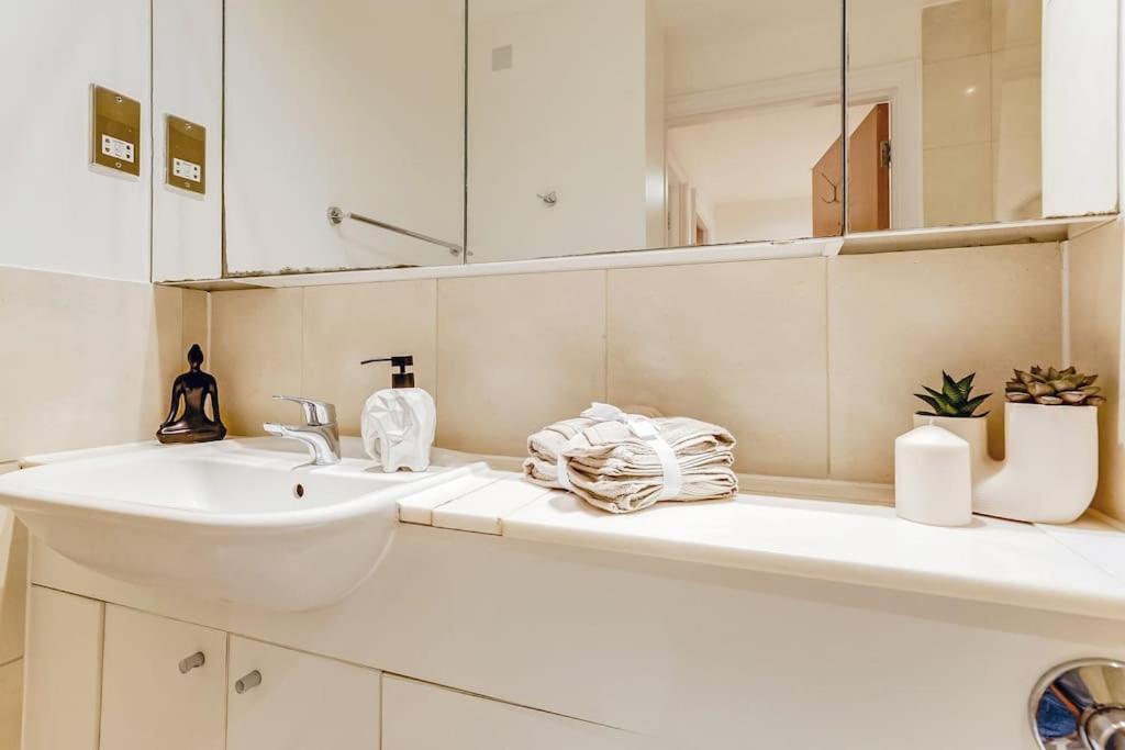 Spacious 1 Bedroom Near Marble Arch Appartement Londen