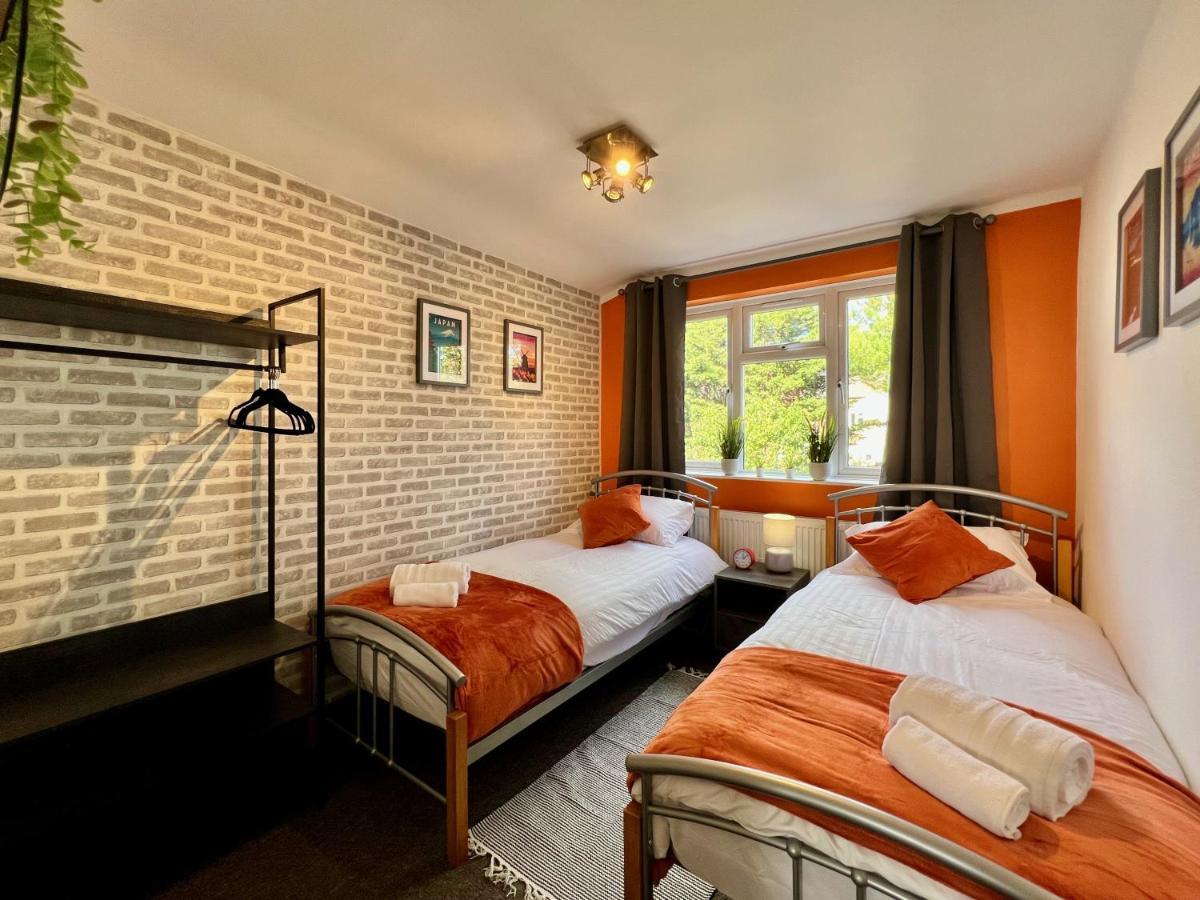 Clarence House 3 Bedrooms 8min To Station E17 North East *