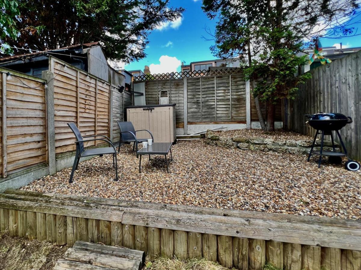 Holiday home Clarence House 3 Bedrooms 8min To Station E17 North East