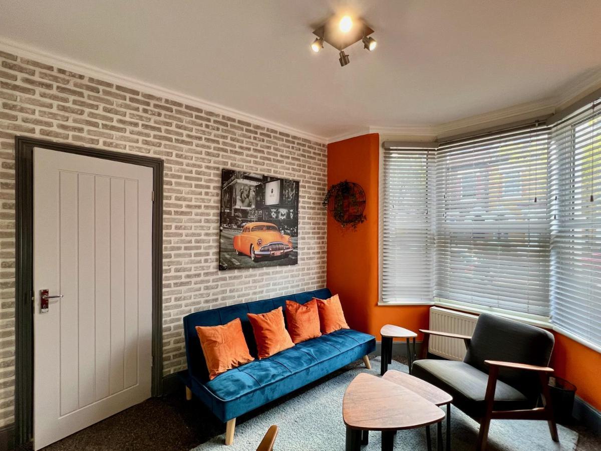 Clarence House 3 Bedrooms 8min To Station E17 North East Holiday home *