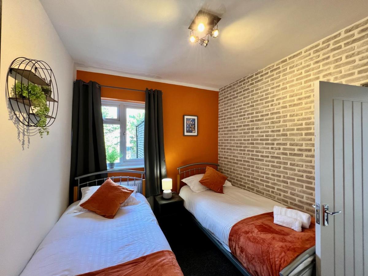 Clarence House 3 Bedrooms 8min To Station E17 North East * London