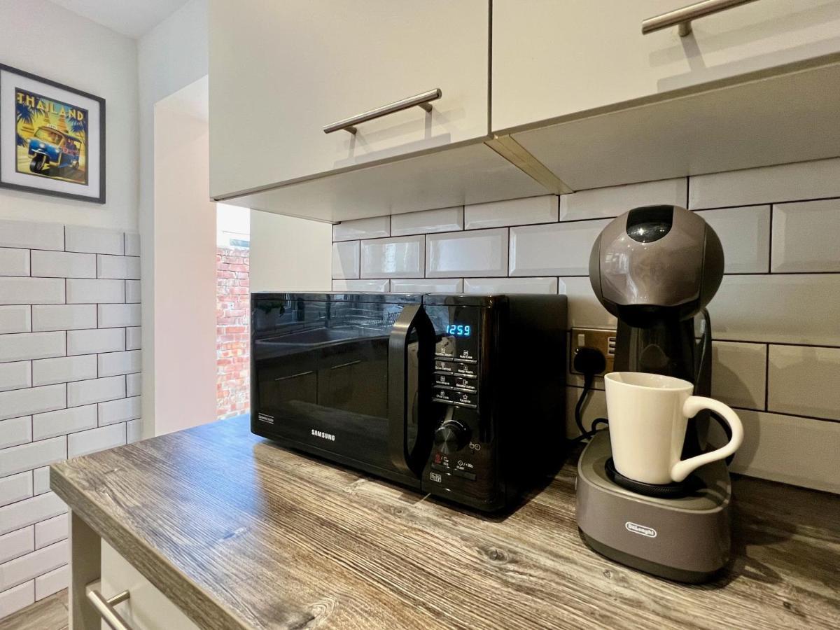 Clarence House 3 Bedrooms 8min To Station E17 North East Holiday home London