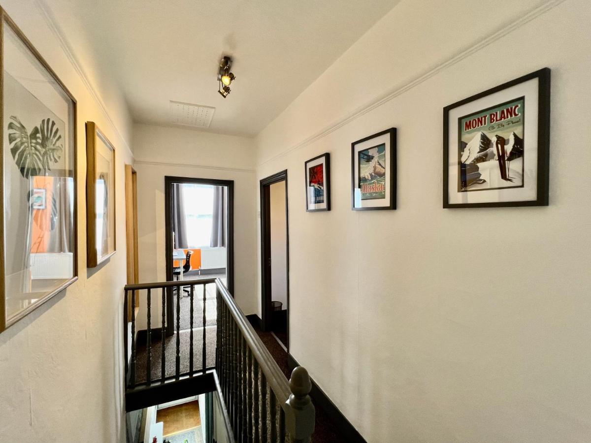 Clarence House 3 Bedrooms 8min To Station E17 North East London