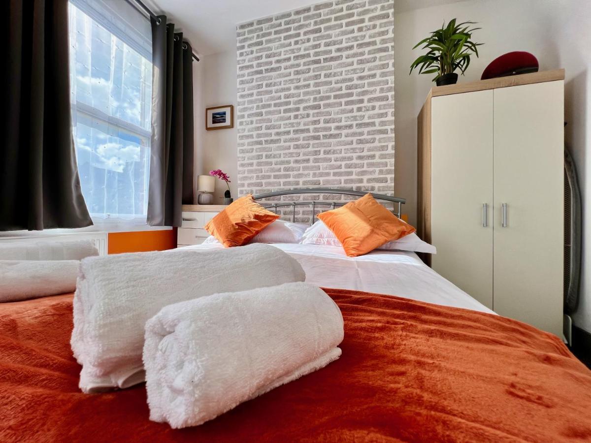Clarence House 3 Bedrooms 8min To Station E17 North East * London