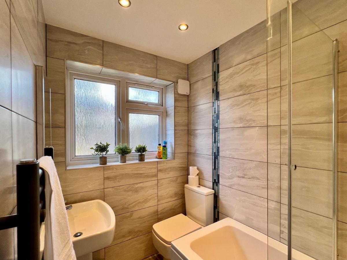 Clarence House 3 Bedrooms 8min To Station E17 North East * London