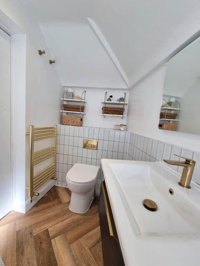 Appartement Spacious & Renovated 1-bed Garden Flat In