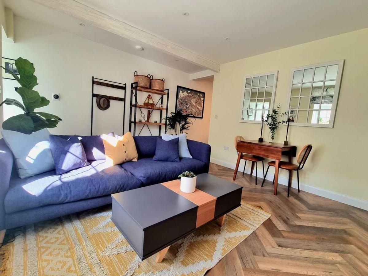 Spacious & Renovated 1-bed Garden Flat In Appartement Londen